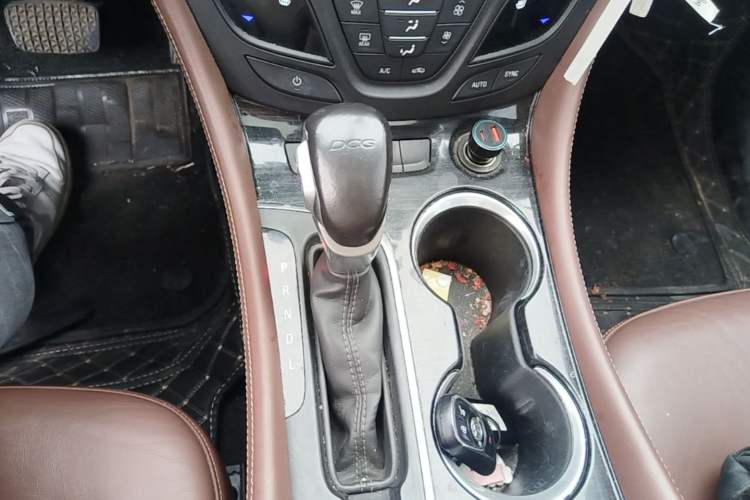 Used Buick Envision 2019 20T Two-Wheel Drive Luxury Version China V Standard Gear Lever