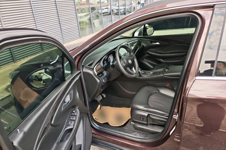 Used Buick Envision 2019 20T Two-Wheel Drive Leading Version China V Standard Interior 3