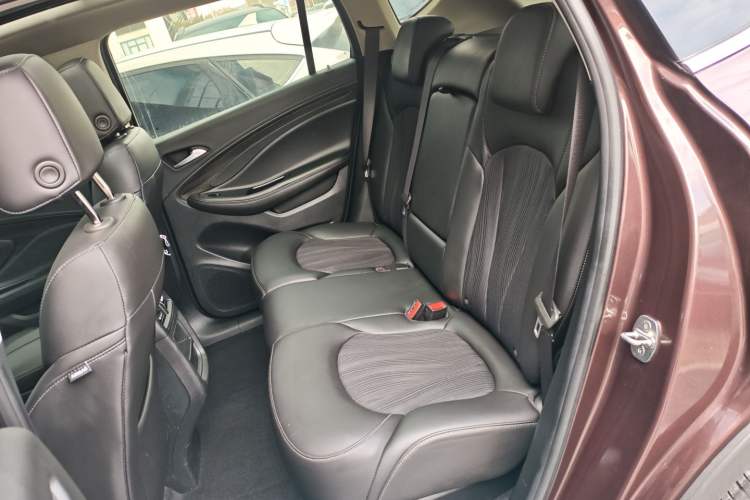 Used Buick Envision 2019 20T Two-Wheel Drive Leading Version China V Standard Interior 4