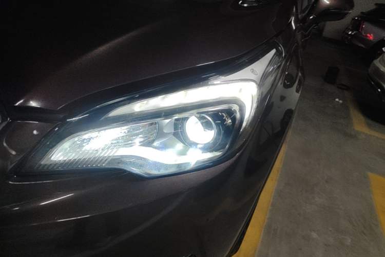 Used Buick Envision 2019 20T Two-Wheel Drive Elite Version China V Standard Left Front Headlight