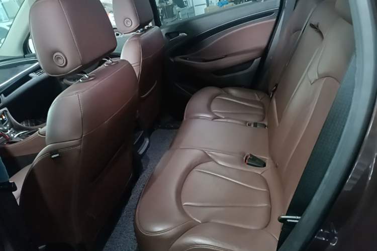 Used Buick Envision 2019 20T Two-Wheel Drive Luxury Version China VI Standard Left Rear Seat
