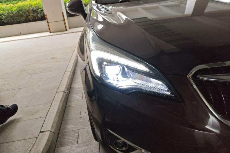 Used Buick Envision 2019 28T 4x4 Elite Version China V Standard Right Front Headlight