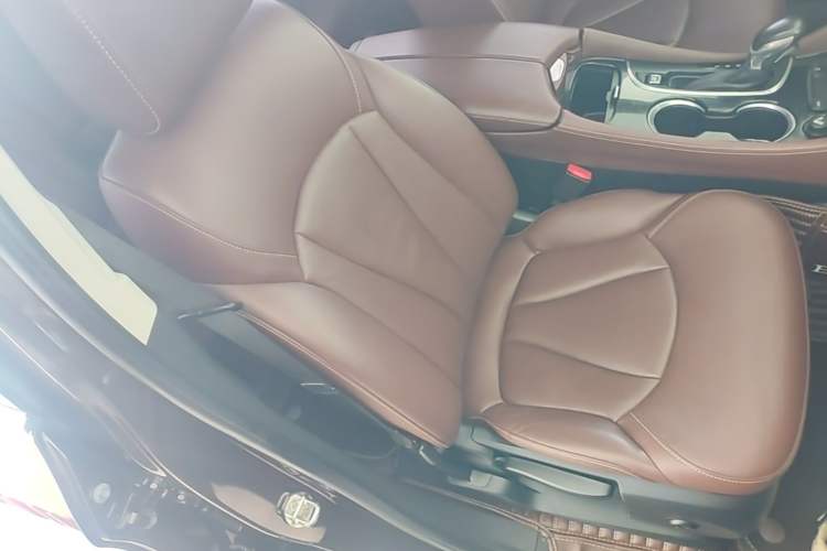Used Buick Envision 2019 28T Four-Wheel Drive Elite Version China VI Standard Right Front Seat