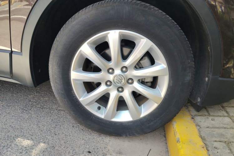 Used Buick Envision 2019 20T Two-Wheel Drive Leading Version China V Standard Right Front Wheel Hub