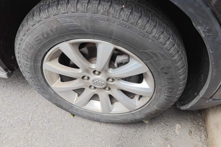 Used Buick Envision 2019 20T Two-Wheel Drive Leading Model China VI Standard Right Front Wheel Hub