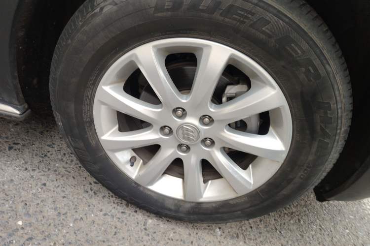 Used Buick Envision 2019 20T Two-Wheel Drive Leading Model China VI Standard Right Front Wheel Hub