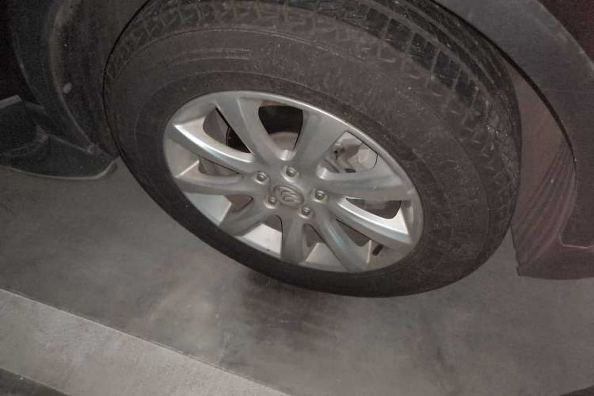 Used Buick Envision 2019 20T Two-Wheel Drive Leading Version China V Standard Right Front Wheel Hub
