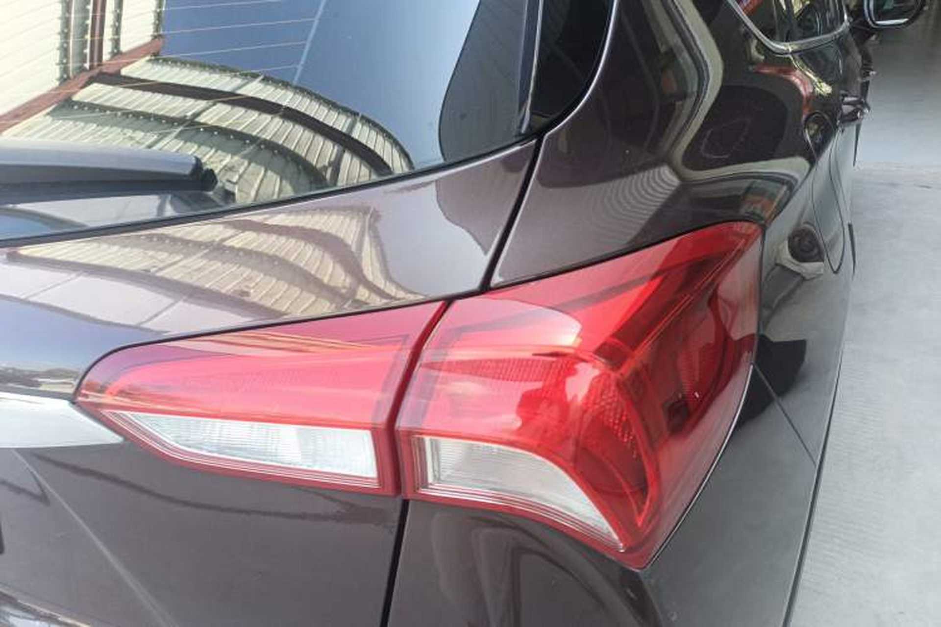 Used Buick Envision 2019 20T Two-Wheel Drive Luxury Version China VI Standard Right Rear Taillight