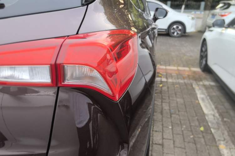 Used Buick Envision 2019 28T Four-Wheel Drive Elite Version China VI Standard Right Rear Taillight