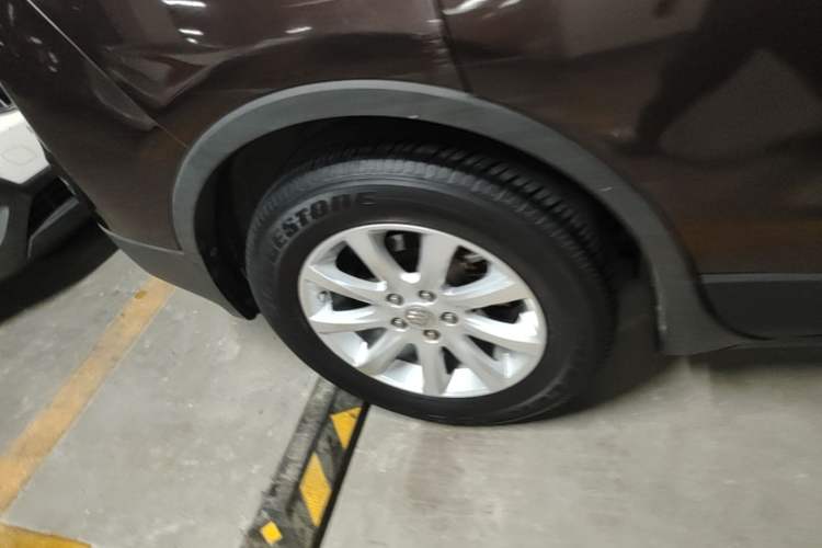 Used Buick Envision 2019 20T Two-Wheel Drive Elite Version China V Standard Right Rear Wheel Hub
