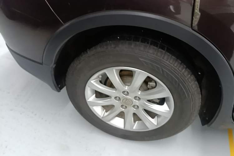 Used Buick Envision 2019 20T Two-Wheel Drive Luxury Version China VI Standard Right Rear Wheel Hub