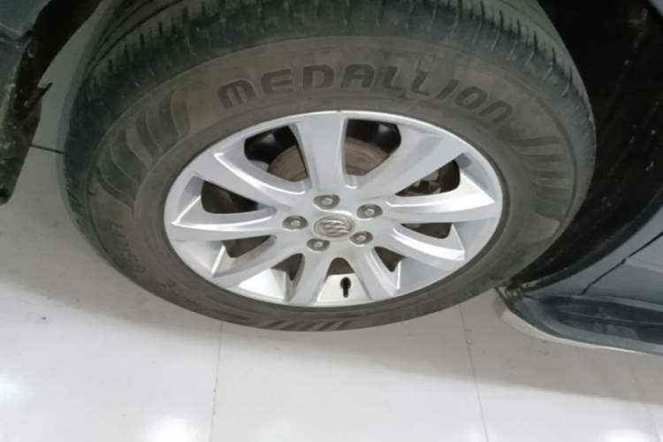Used Buick Envision 2019 20T Two-Wheel Drive Elite Version China V Standard Right Rear Wheel Hub