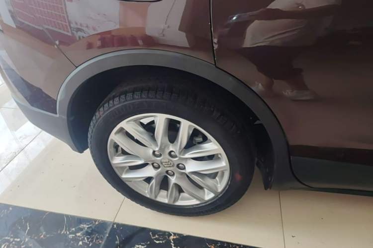 Used Buick Envision 2019 28T Four-Wheel Drive Elite Version China VI Standard Right Rear Wheel Hub