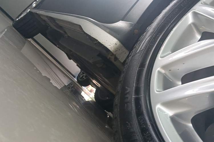 Used Buick Envision 2019 28T Four-Wheel Drive Elite Version China VI Standard Right Side Sill
