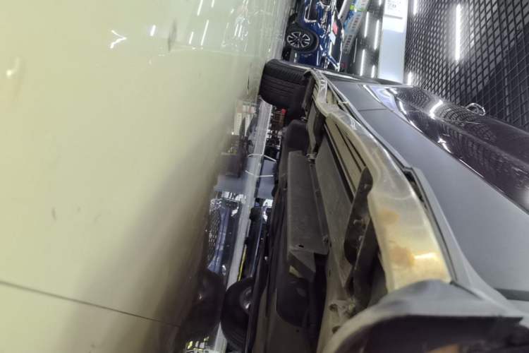 Used Buick Envision 2019 20T Two-Wheel Drive Elite Version China VI Standard Right Side Sill