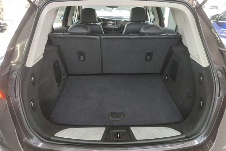 Used Buick Envision 2019 20T Two-Wheel Drive Elite Version China VI Standard Trunk