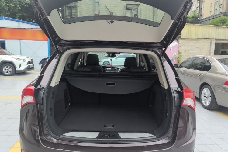 Used Buick Envision 2019 20T Two-Wheel Drive Leading Version China V Standard Trunk