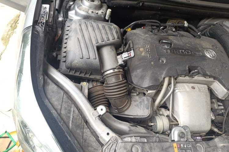 Used Buick Envision 2019 28T 4x4 Elite Version China V Standard Engine Bay Right