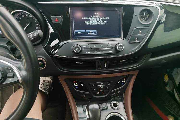 Used Buick Envision 2019 28T Four-Wheel Drive Elite Version China VI Standard Audio And AC Panel