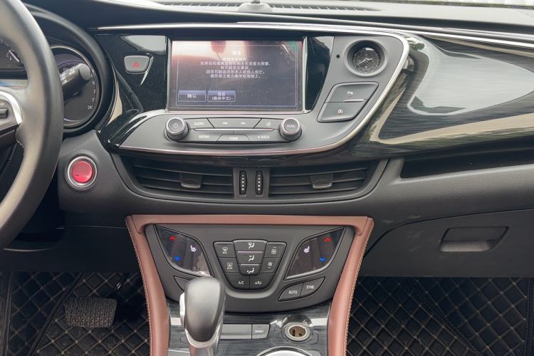 Used Buick Envision 2019 28T 4x4 Elite Version China V Standard Audio And AC Panel