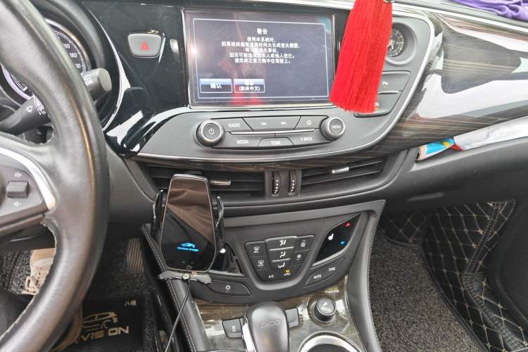 Used Buick Envision 2019 20T Two-Wheel Drive Elite Version China V Standard Audio And AC Panel