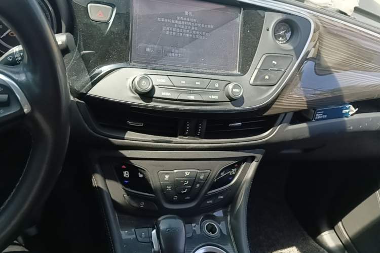Used Buick Envision 2019 20T Two-Wheel Drive Elite Version China VI Standard Audio And AC Panel