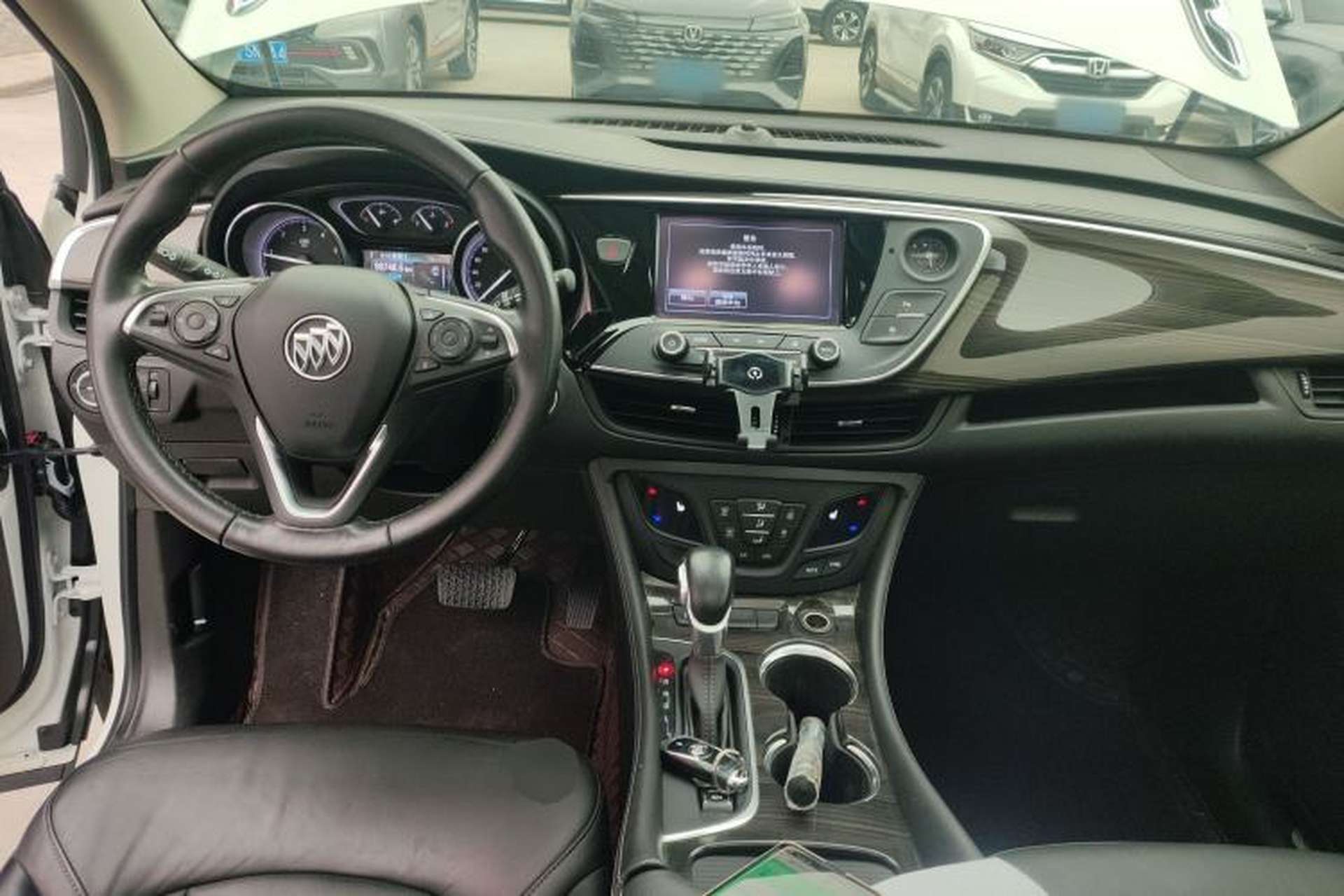 Used Buick Envision 2019 20T Two-Wheel Drive Elite Version China VI Standard Center Console