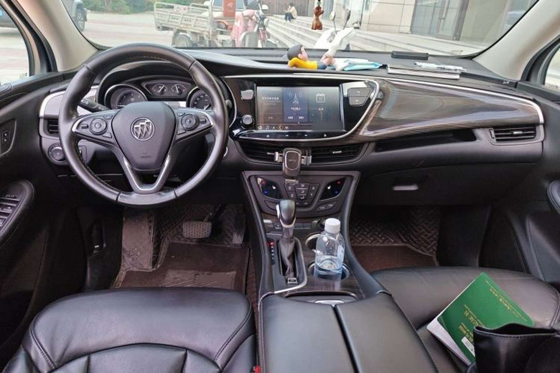 Used Buick Envision 2019 20T Two-Wheel Drive Elite Version China VI Standard Center Console