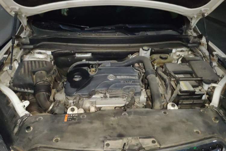 Used Buick Envision 2019 20T Two-Wheel Drive Elite Version China VI Standard Engine Bay