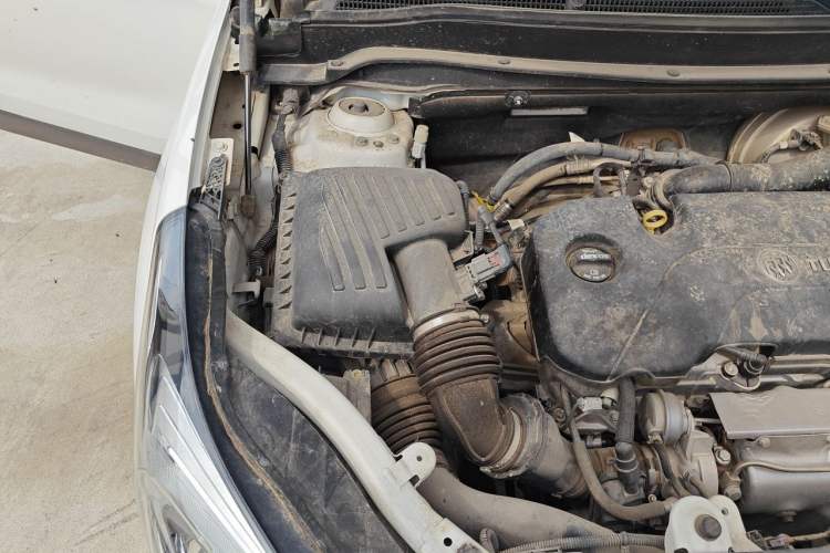 Used Buick Envision 2019 20T Two-Wheel Drive Luxury Version China VI Standard Engine Bay Right