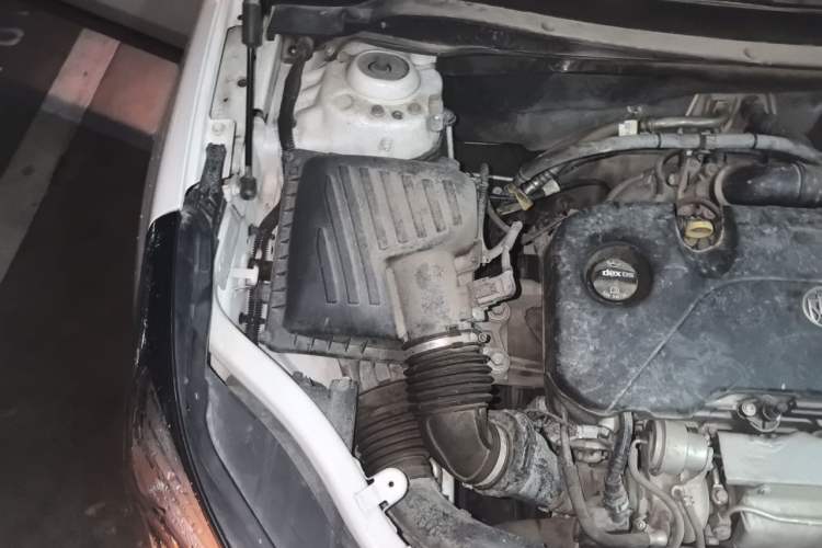 Used Buick Envision 2019 20T Two-Wheel Drive Luxury Version China V Standard Engine Bay Right