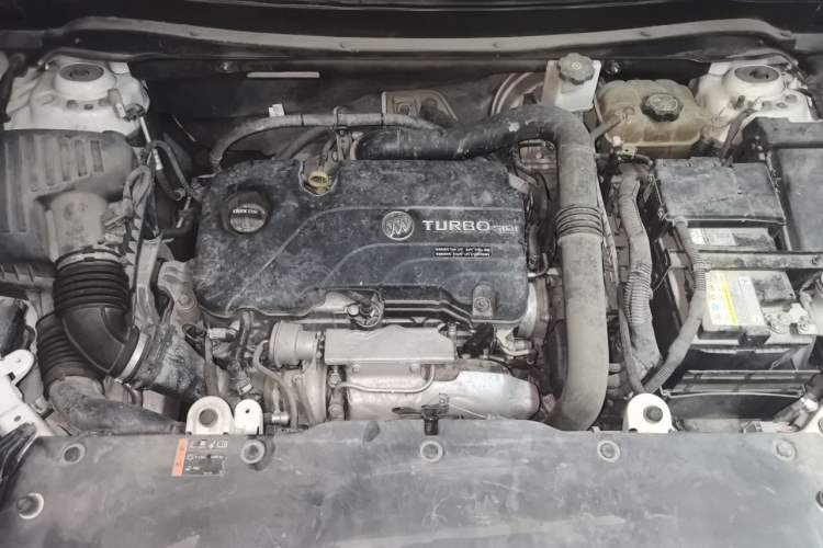 Used Buick Envision 2019 20T Two-Wheel Drive Luxury Version China V Standard Engine Bay