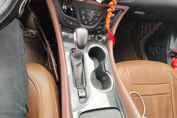 Used Buick Envision 2019 20T Two-Wheel Drive Luxury Version China V Standard Gear Lever