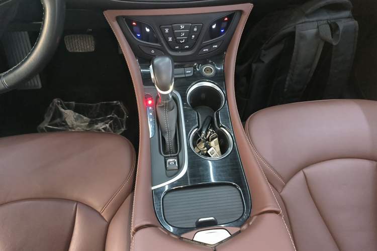 Used Buick Envision 2019 28T 4x4 Elite Version China V Standard Gear Lever