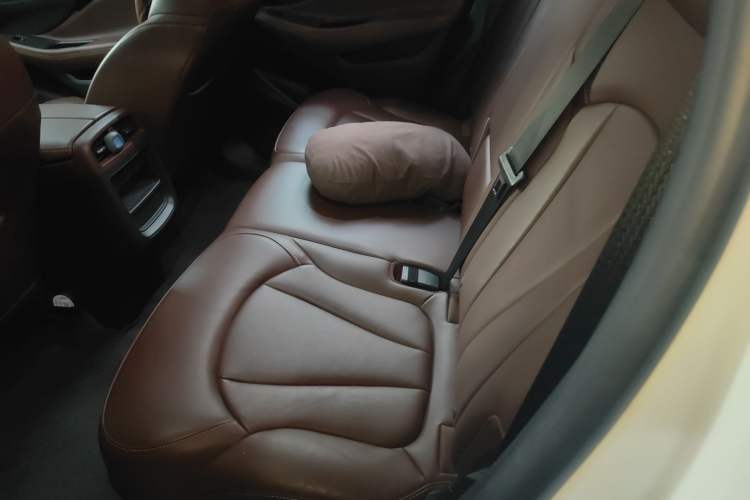 Used Buick Envision 2019 28T Four-Wheel Drive Elite Version China VI Standard Left Rear Seat