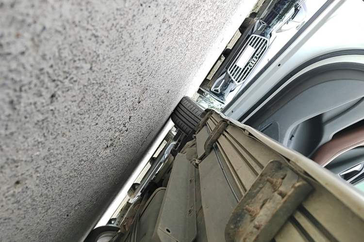Used Buick Envision 2019 28T Four-Wheel Drive Elite Version China VI Standard Left Side Sill