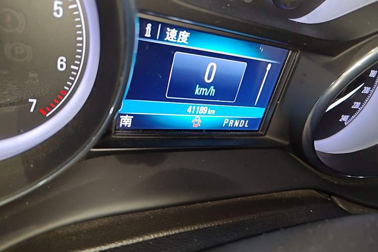 Used Buick Envision 2019 28T 4x4 Elite Version China V Standard Odometer Close Up