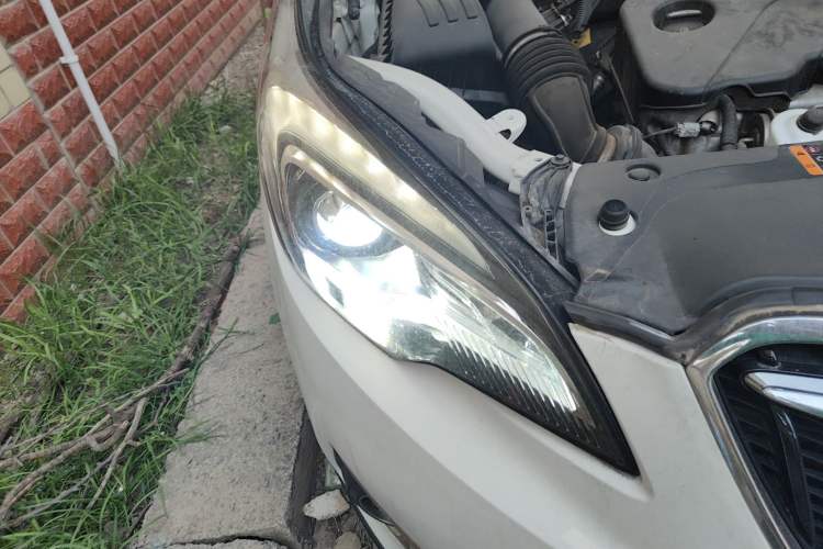 Used Buick Envision 2019 20T Two-Wheel Drive Elite Version China V Standard Right Front Headlight