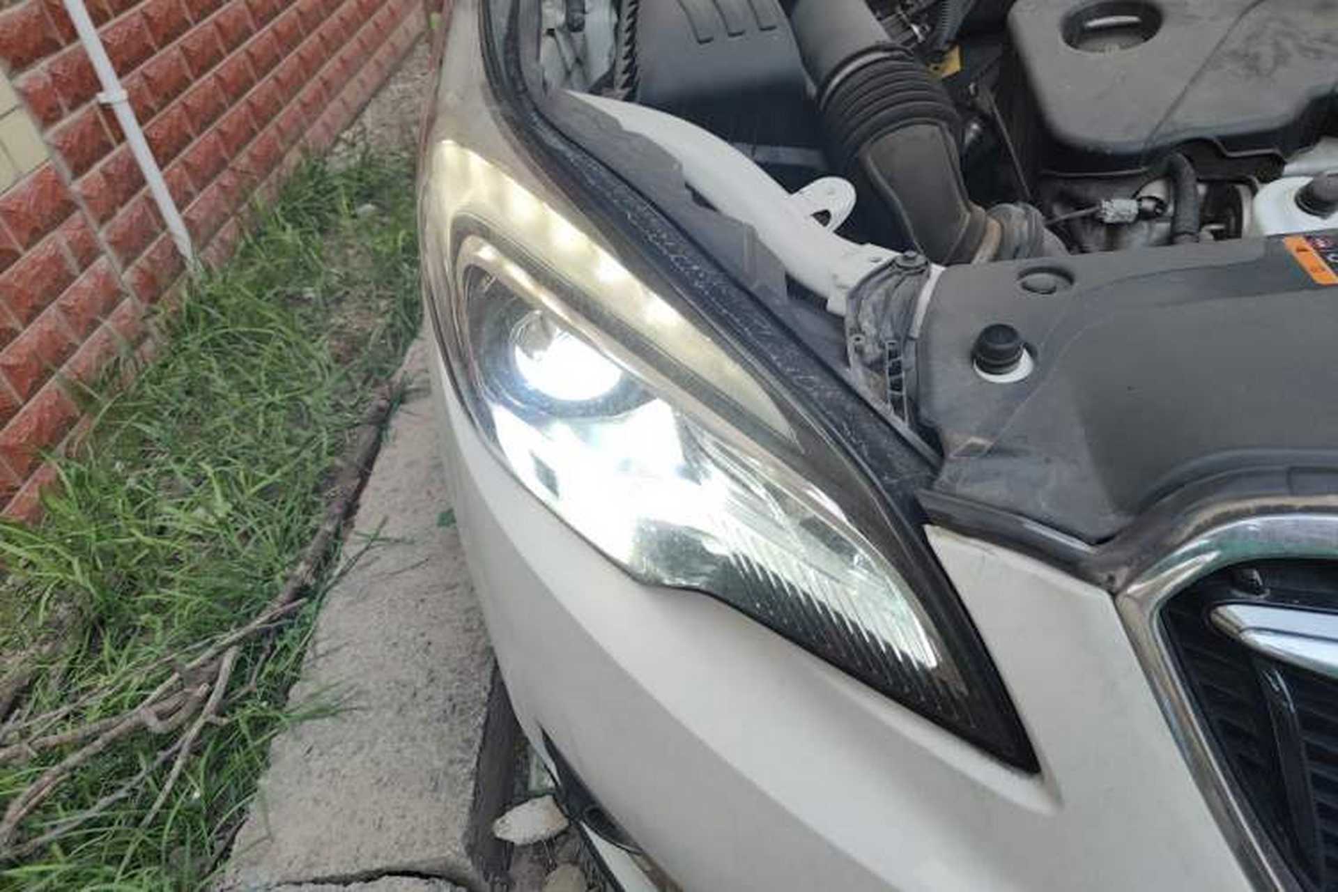 Used Buick Envision 2019 20T Two-Wheel Drive Elite Version China V Standard Right Front Headlight