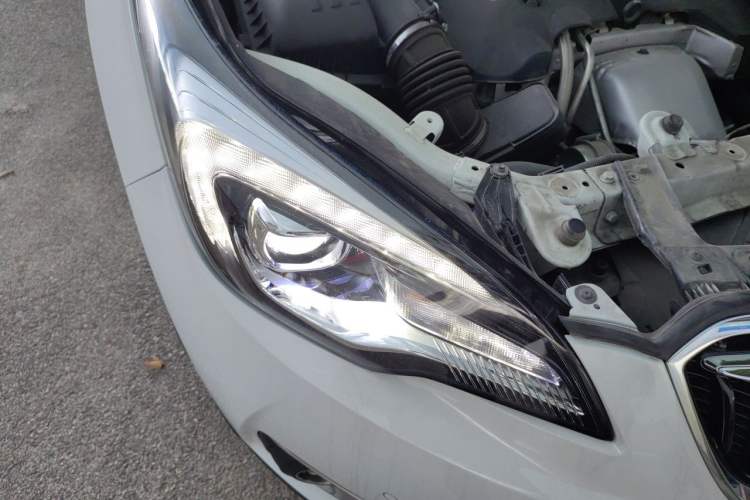 Used Buick Envision 2019 28T Four-Wheel Drive Luxury Version China V Standard Right Front Headlight