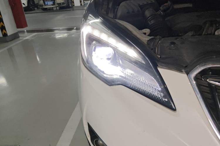 Used Buick Envision 2019 28T Four-Wheel Drive Elite Version China VI Standard Right Front Headlight