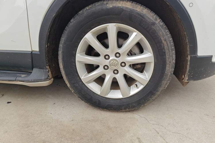 Used Buick Envision 2019 20T Two-Wheel Drive Luxury Version China VI Standard Right Front Wheel Hub