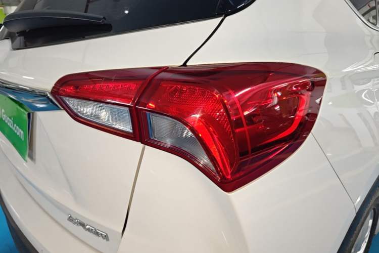 Used Buick Envision 2019 28T 4x4 Elite Version China V Standard Right Rear Taillight