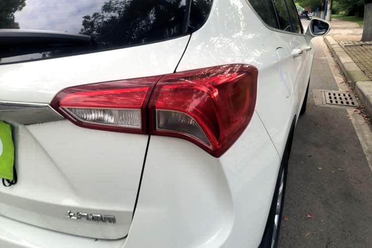 Used Buick Envision 2019 20T Two-Wheel Drive Leading Version China V Standard Right Rear Taillight