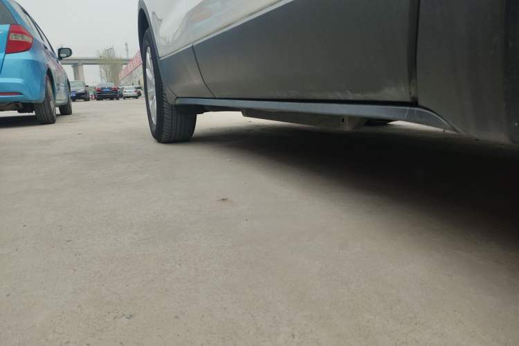 Used Buick Envision 2019 20T Two-Wheel Drive Elite Version China VI Standard Right Side Sill