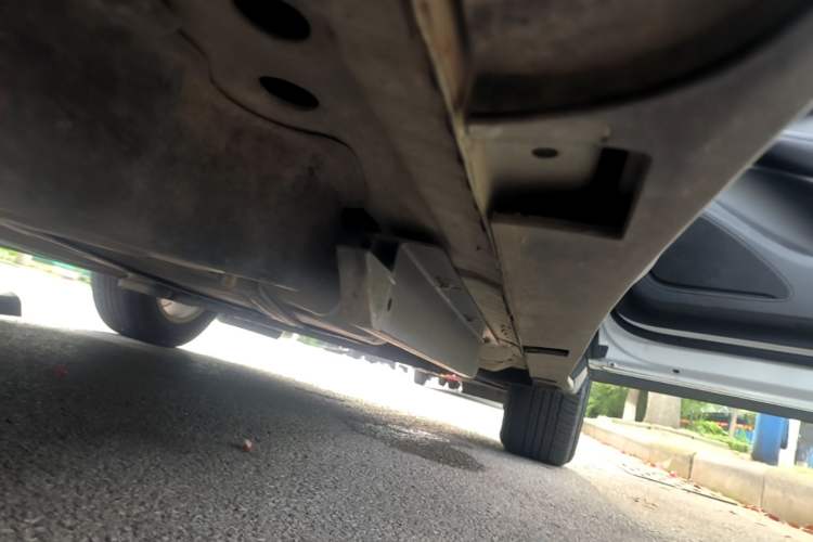 Used Buick Envision 2019 20T Two-Wheel Drive Leading Version China V Standard Right Side Sill