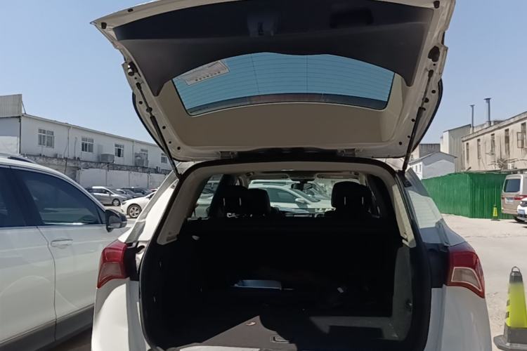 Used Buick Envision 2019 20T Two-Wheel Drive Elite Version China VI Standard Trunk