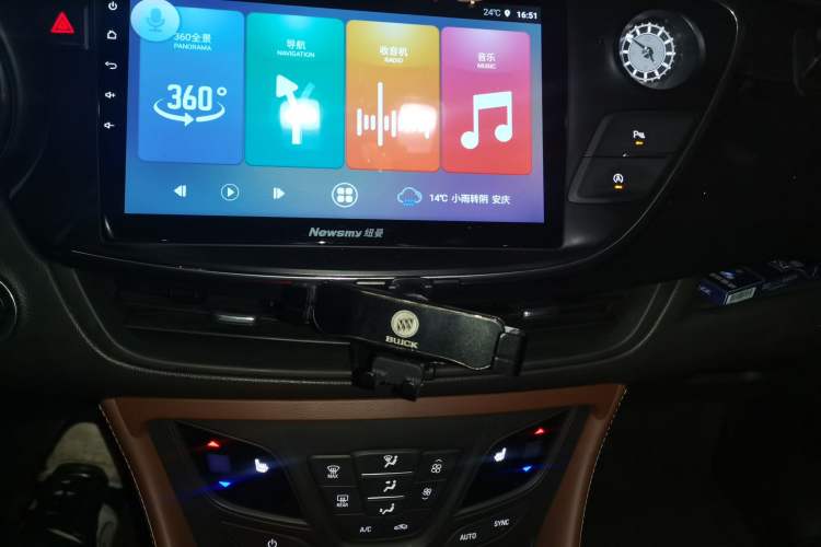 Used Buick Envision 2019 28T 4x4 Elite Version China V Standard Audio And AC Panel
