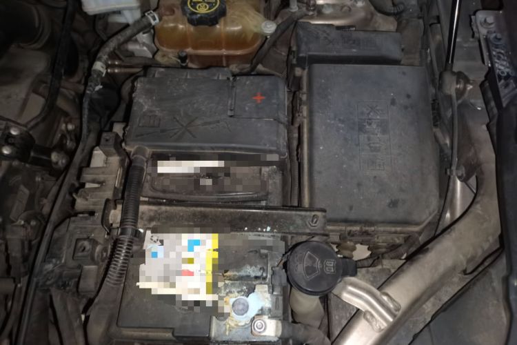 Used Buick Envision 2019 28T 4x4 Elite Version China V Standard Engine Bay Left