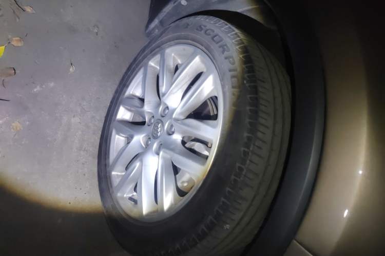Used Buick Envision 2019 28T All-Wheel-Drive All-Terrain Sport Flagship Model China V Standard Right Front Wheel Hub